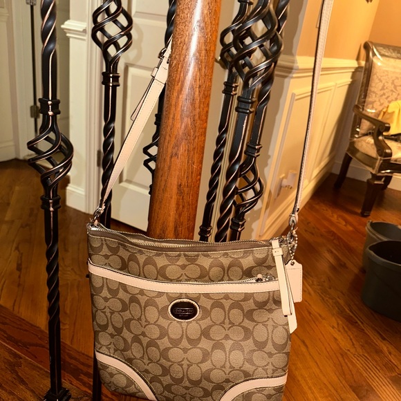 Coach leather crossbody bag - Picture 2 of 5